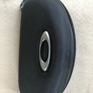 Oakley Soft Vault Black Case